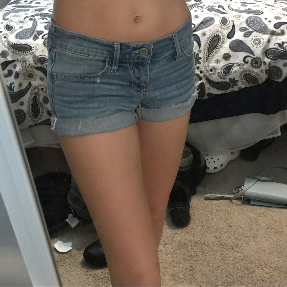 Size 1 Hollister Jean Shorts